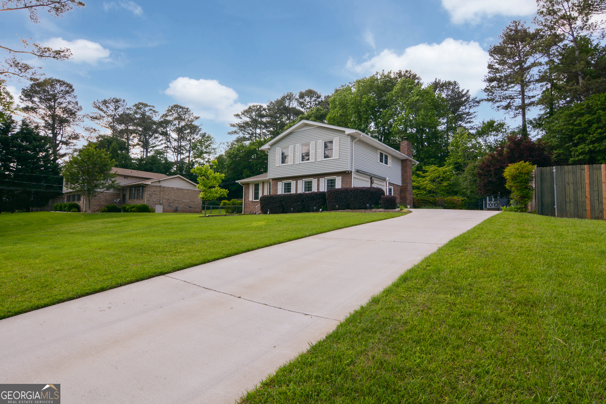 3407 Larch Pine DR
