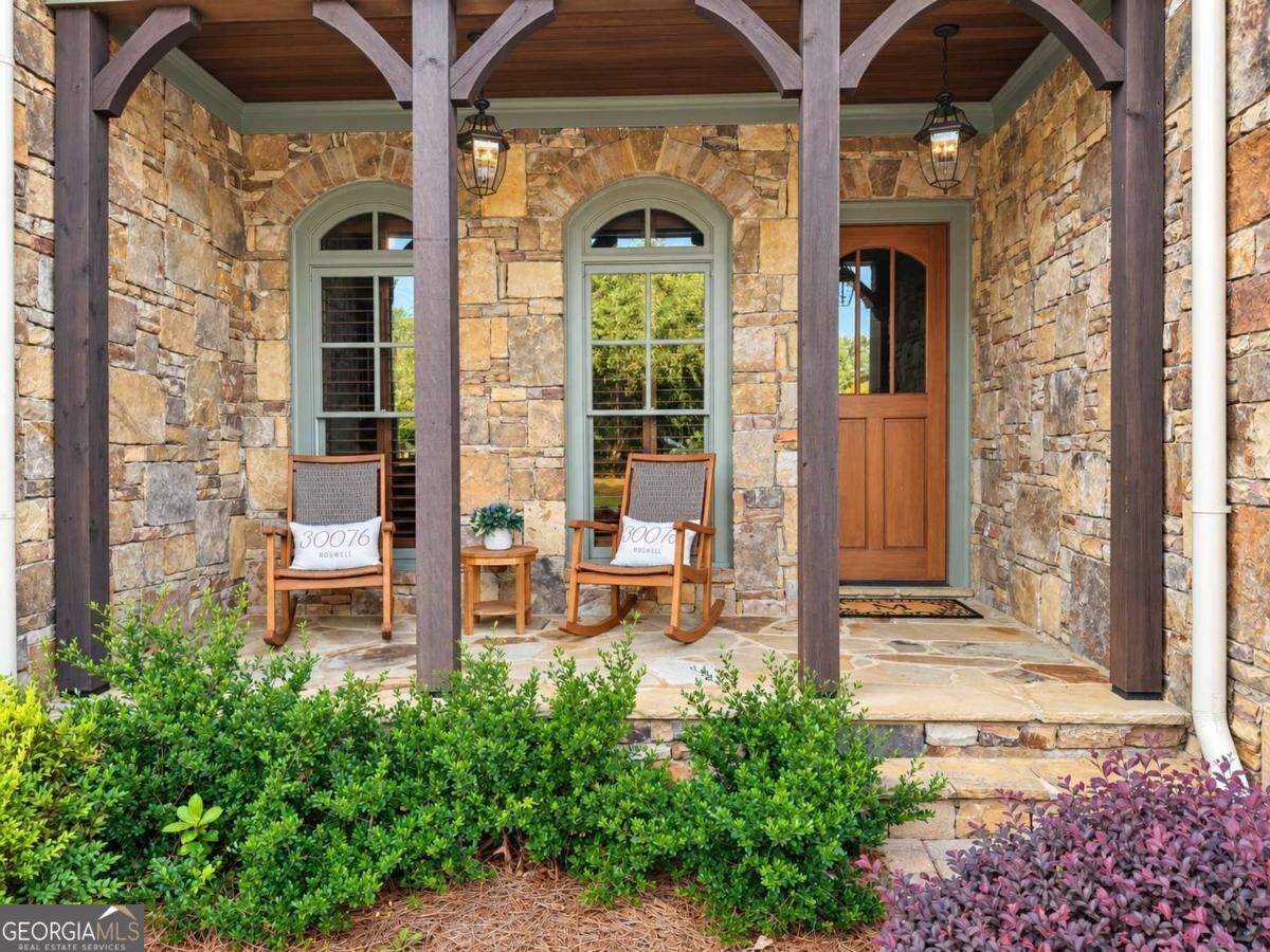 320 Wisteria CIR