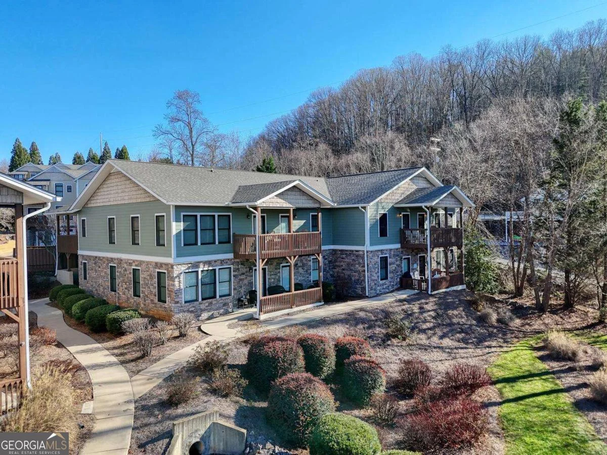 1405 Lakeside Road Unit #303