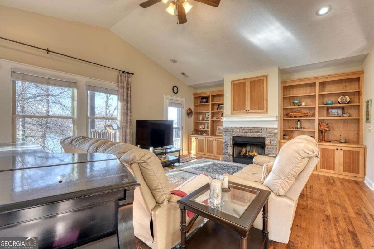 1405 Lakeside RD #303