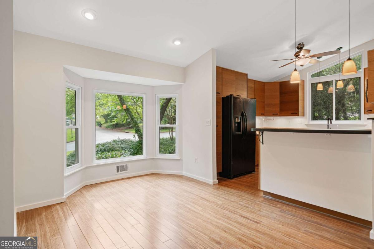 9795 Loblolly LN