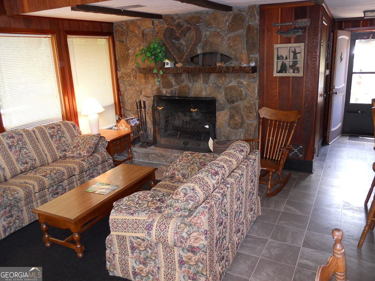 3 Berkshire LN UNIT 5