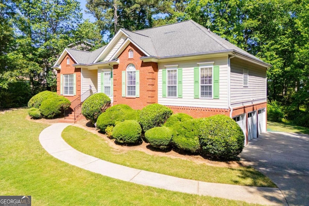 Photo of 1294 Windsor Glen Drive, Douglasville, GA 30134 (MLS # 10845388)