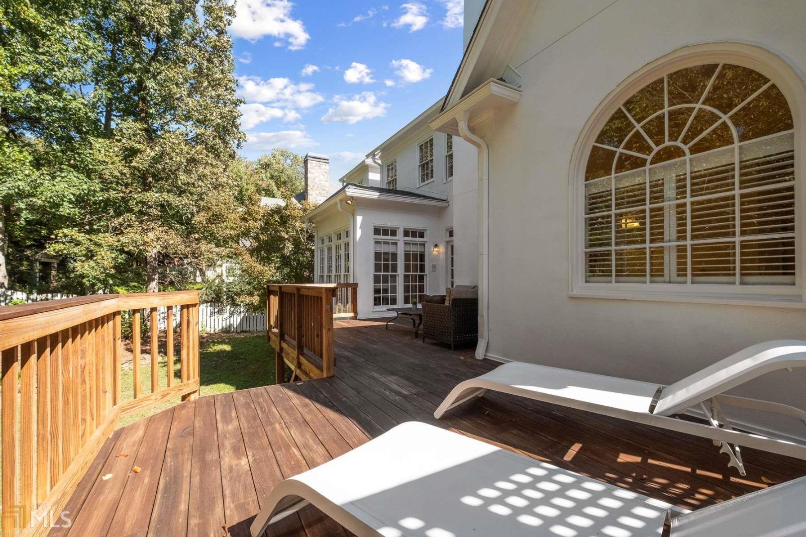 Long Island Walk - Residential