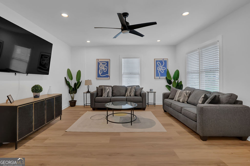 438 Hamilton E Holmes DR NW