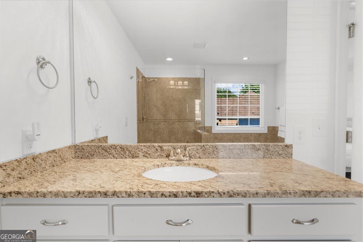 Loganville, Georgia 30052, United States, 5 Bedrooms Bedrooms, ,4 BathroomsBathrooms,Residential,Active,177636