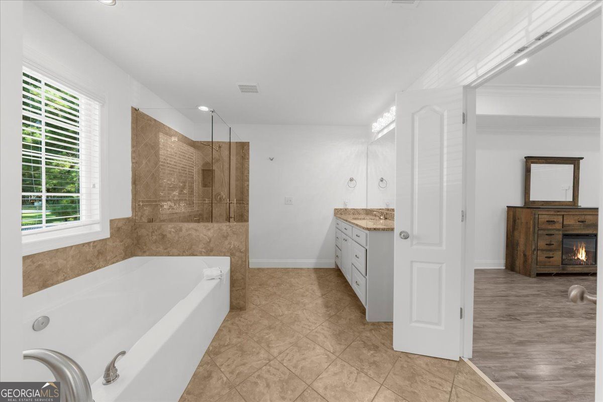 Loganville, Georgia 30052, United States, 5 Bedrooms Bedrooms, ,4 BathroomsBathrooms,Residential,Active,177636