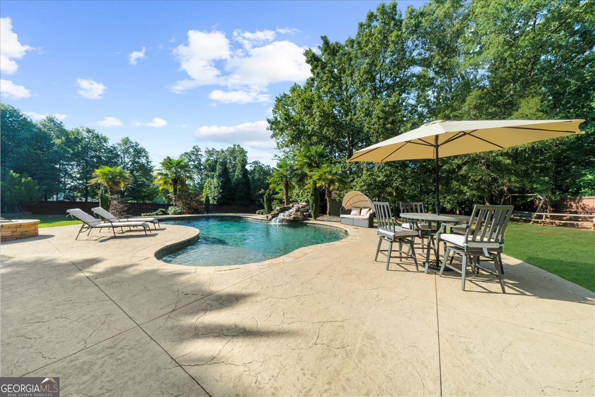 Loganville, Georgia 30052, United States, 5 Bedrooms Bedrooms, ,4 BathroomsBathrooms,Residential,Active,177636