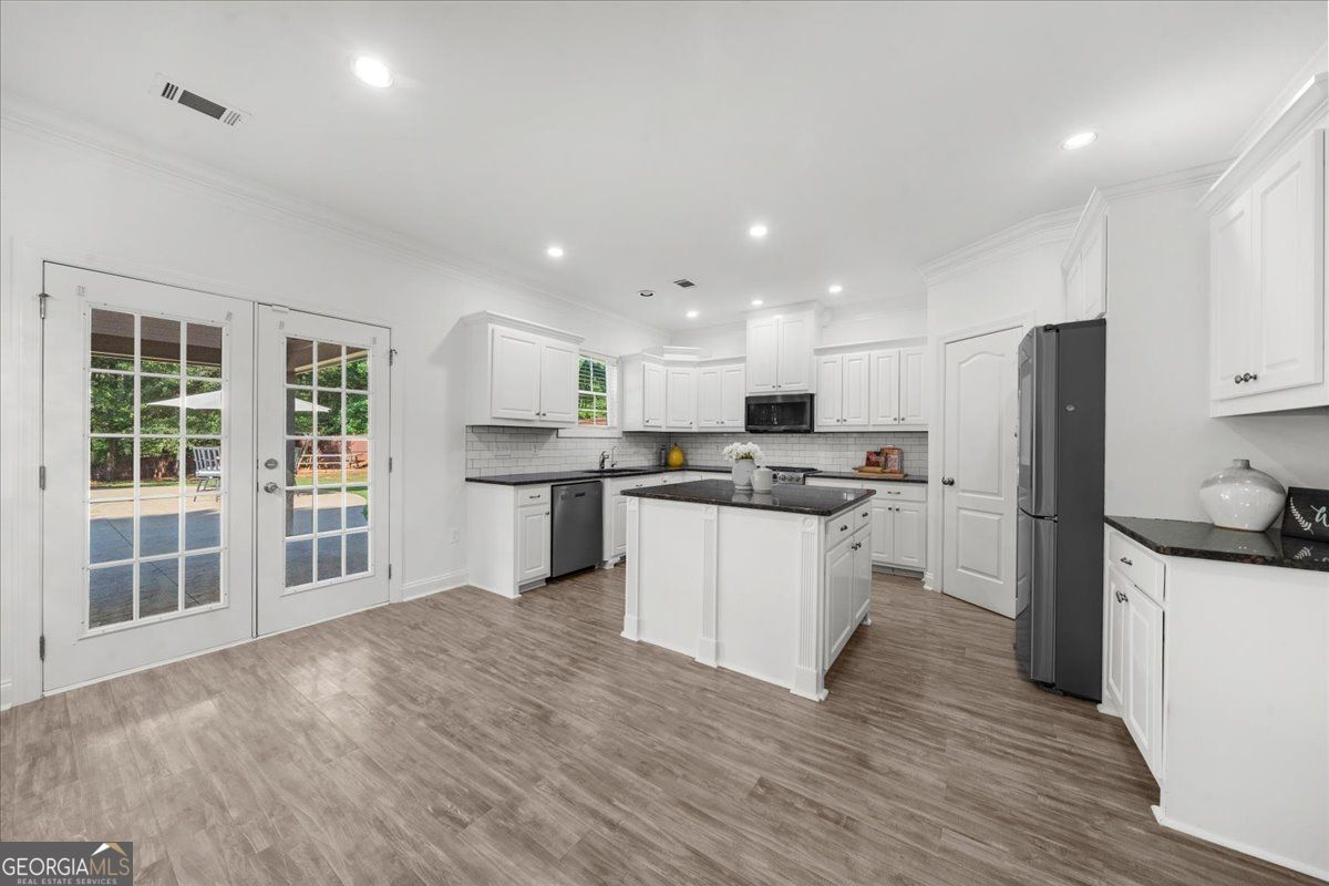 Loganville, Georgia 30052, United States, 5 Bedrooms Bedrooms, ,4 BathroomsBathrooms,Residential,Active,177636