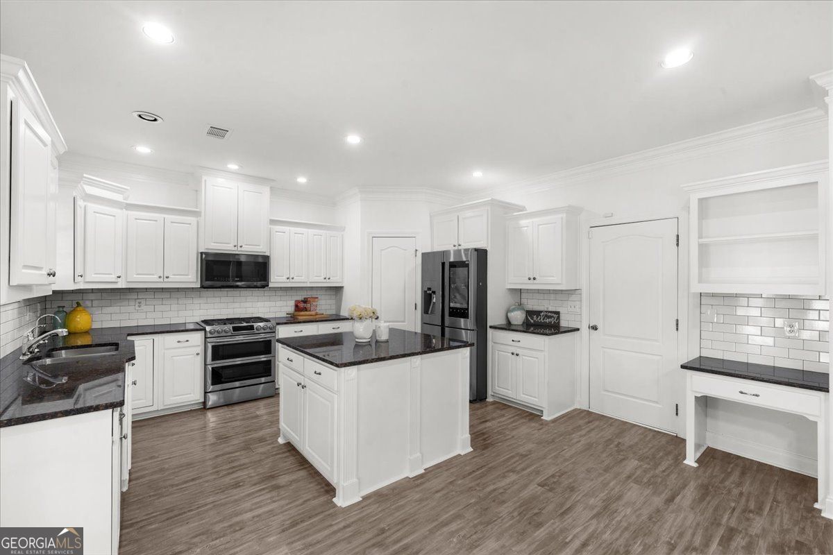 Loganville, Georgia 30052, United States, 5 Bedrooms Bedrooms, ,4 BathroomsBathrooms,Residential,Active,177636