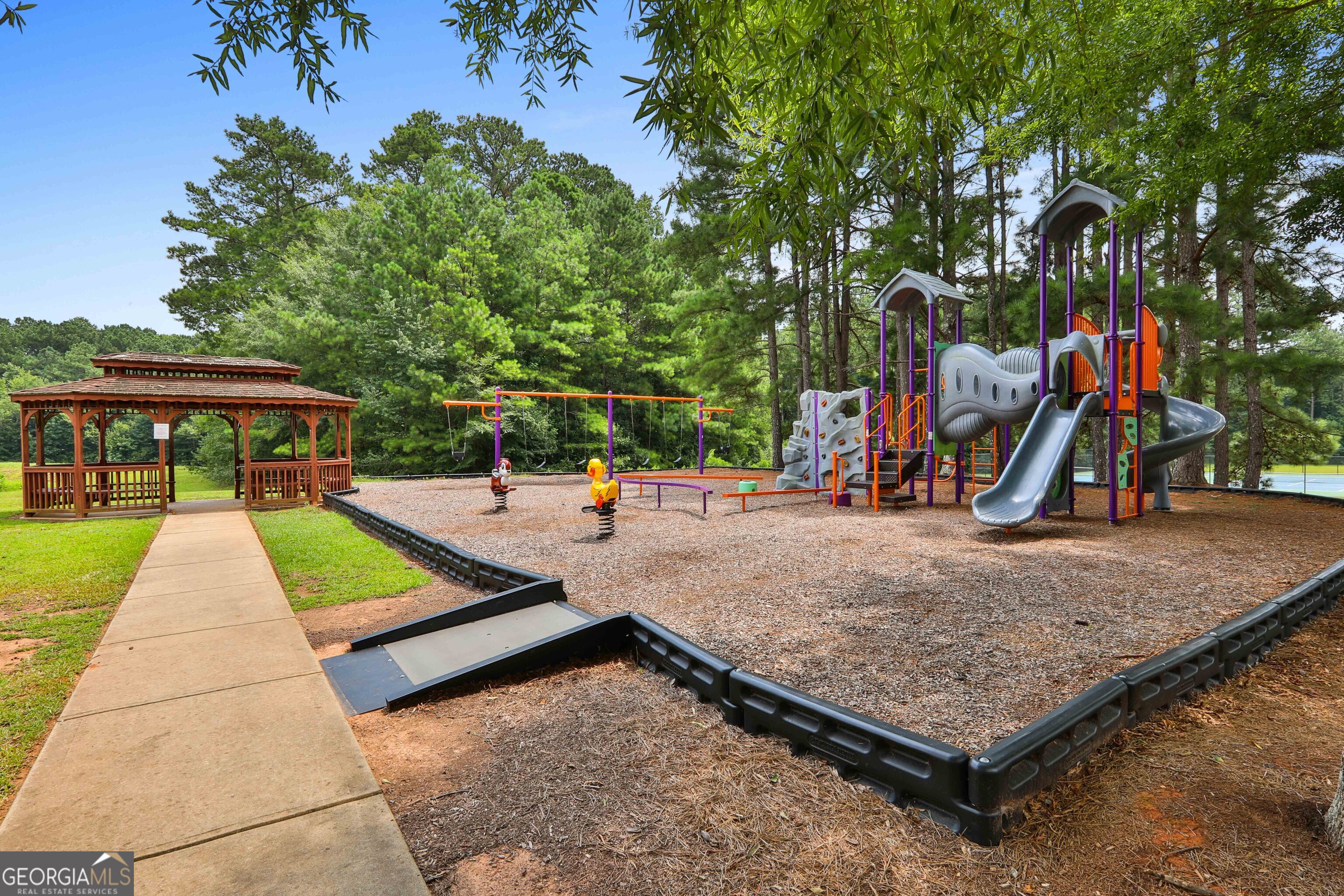 Newnan, Georgia 30265, United States, 4 Bedrooms Bedrooms, ,3 BathroomsBathrooms,Residential,Active,16982