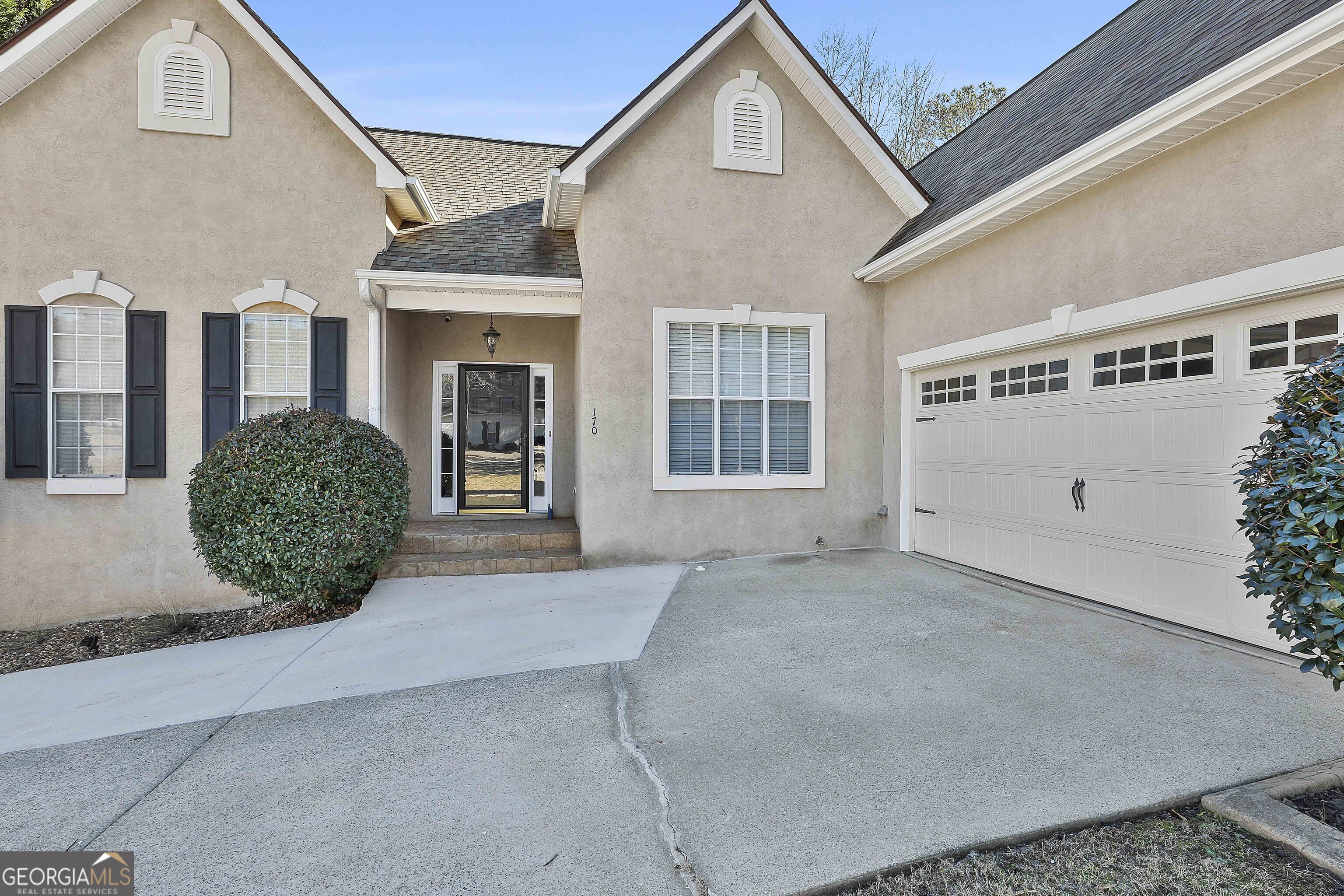 Newnan, Georgia 30265, United States, 4 Bedrooms Bedrooms, ,3 BathroomsBathrooms,Residential,Active,16982