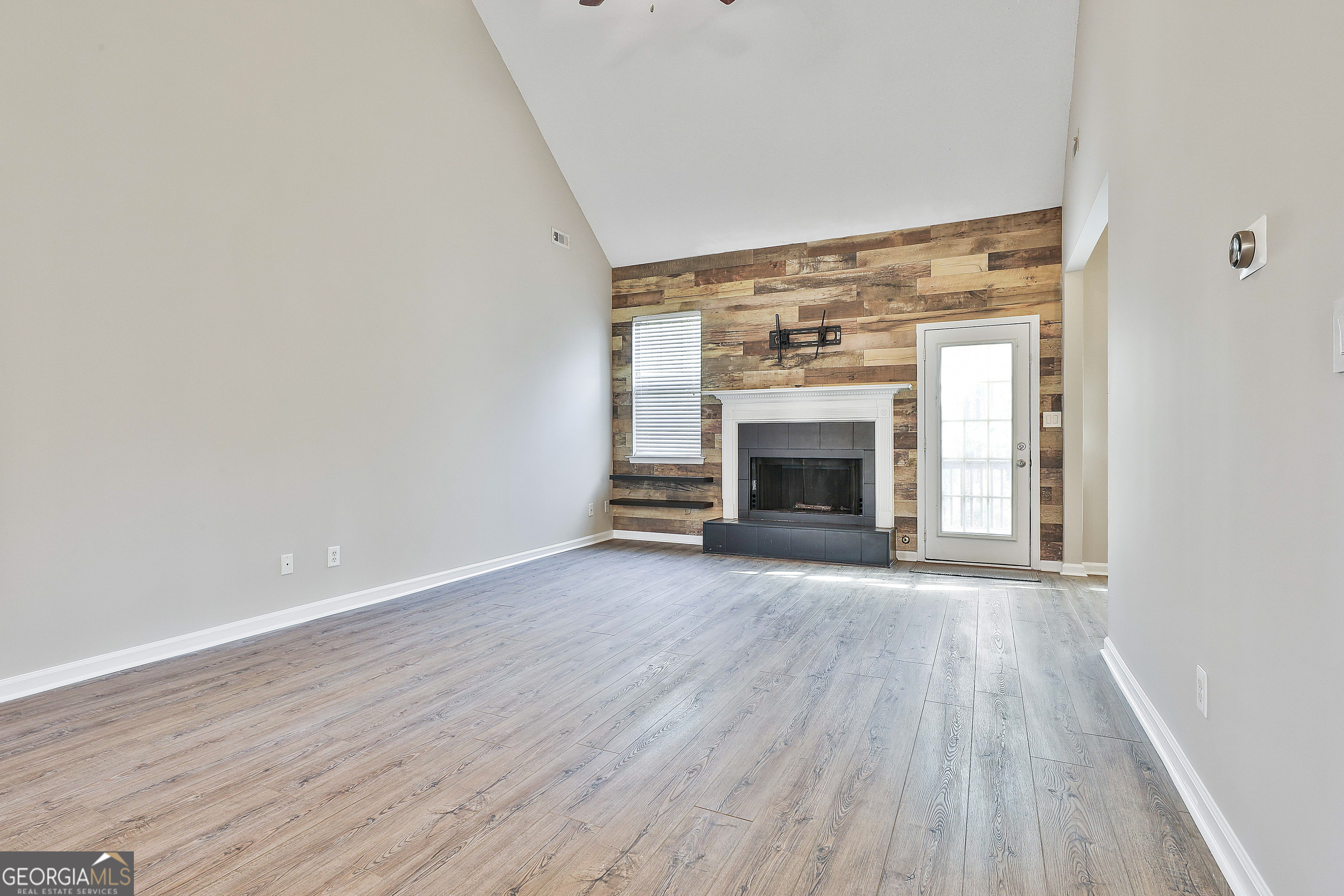 Newnan, Georgia 30265, United States, 4 Bedrooms Bedrooms, ,3 BathroomsBathrooms,Residential,Active,16982