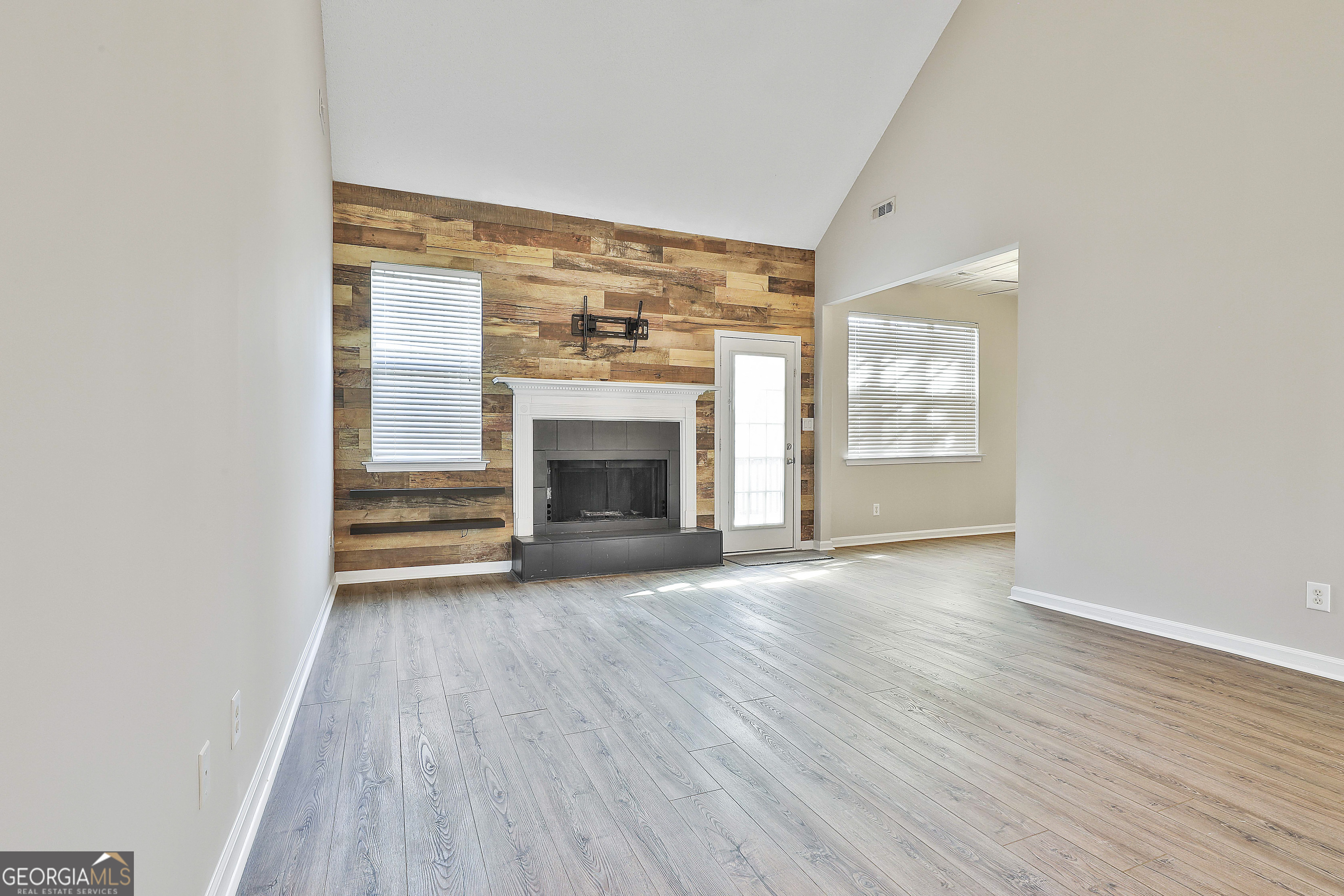 Newnan, Georgia 30265, United States, 4 Bedrooms Bedrooms, ,3 BathroomsBathrooms,Residential,Active,16982