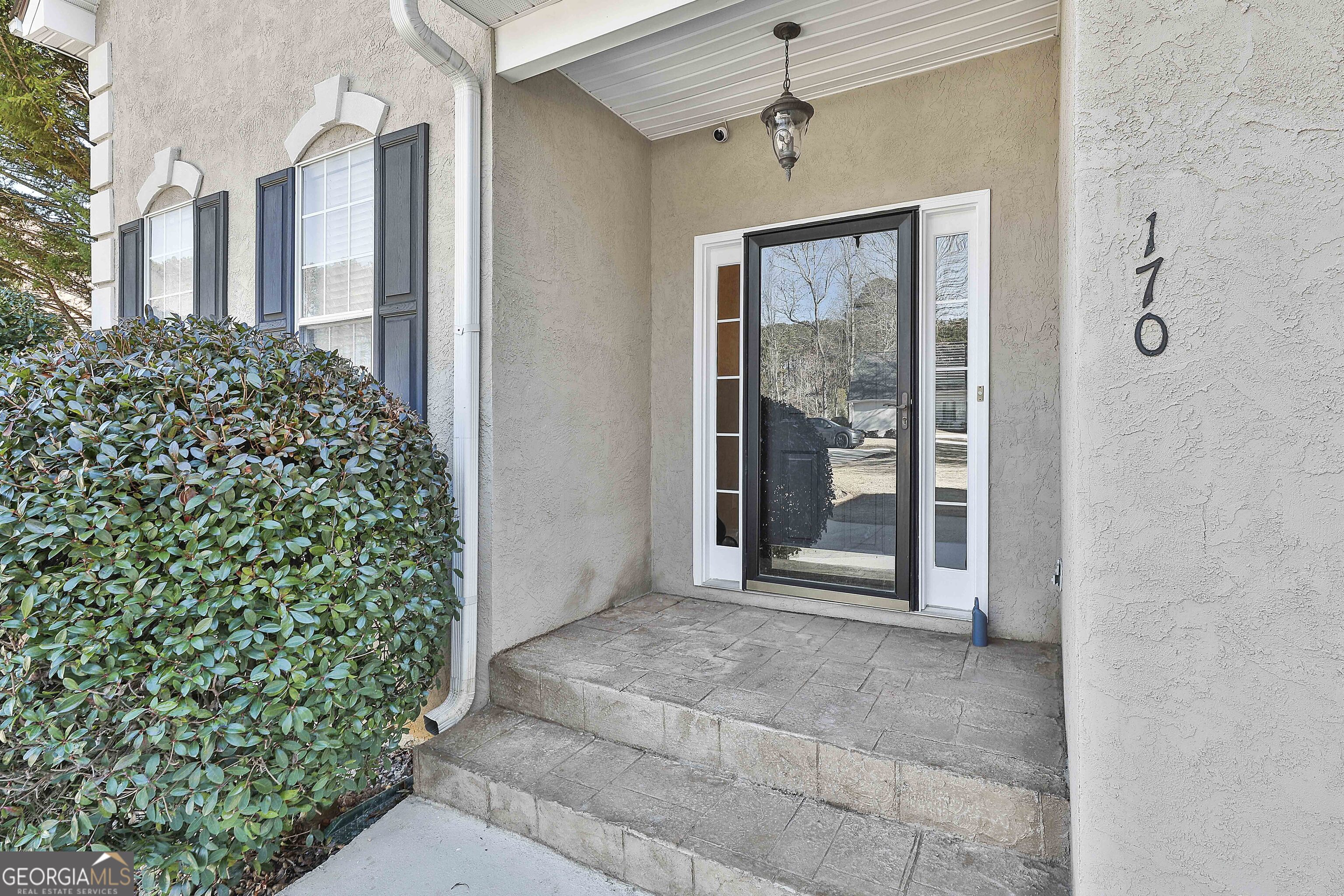 Newnan, Georgia 30265, United States, 4 Bedrooms Bedrooms, ,3 BathroomsBathrooms,Residential,Active,16982