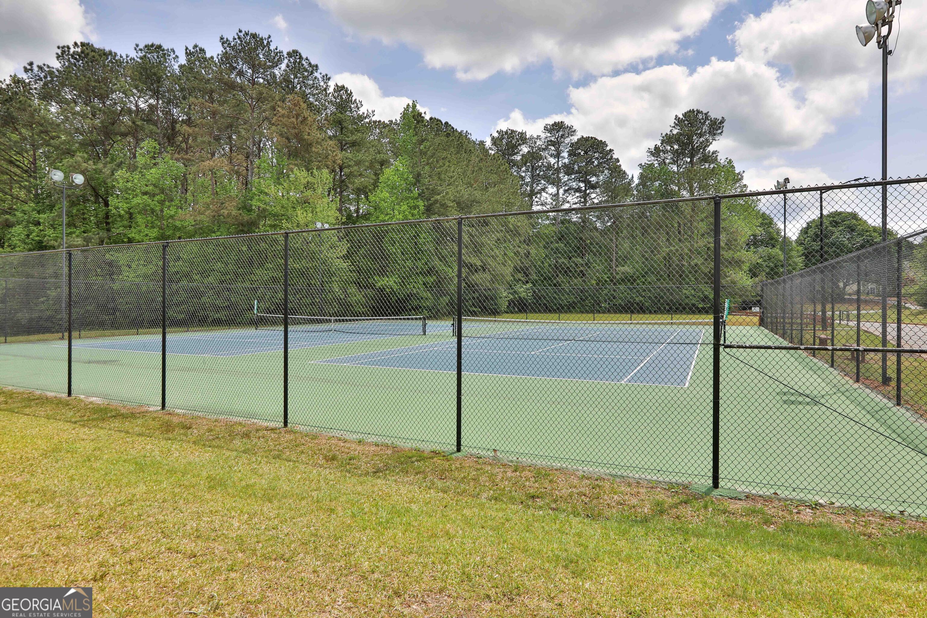 Newnan, Georgia 30265, United States, 4 Bedrooms Bedrooms, ,3 BathroomsBathrooms,Residential,Active,16982