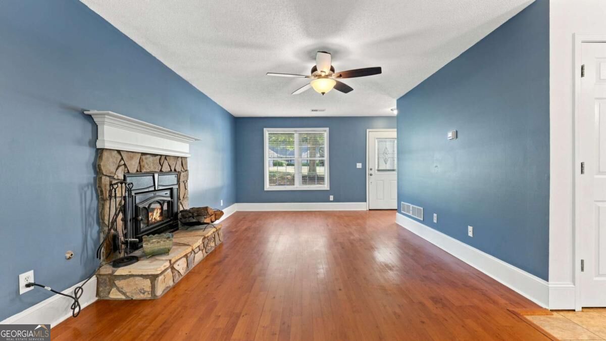 32 Maddox RD SE