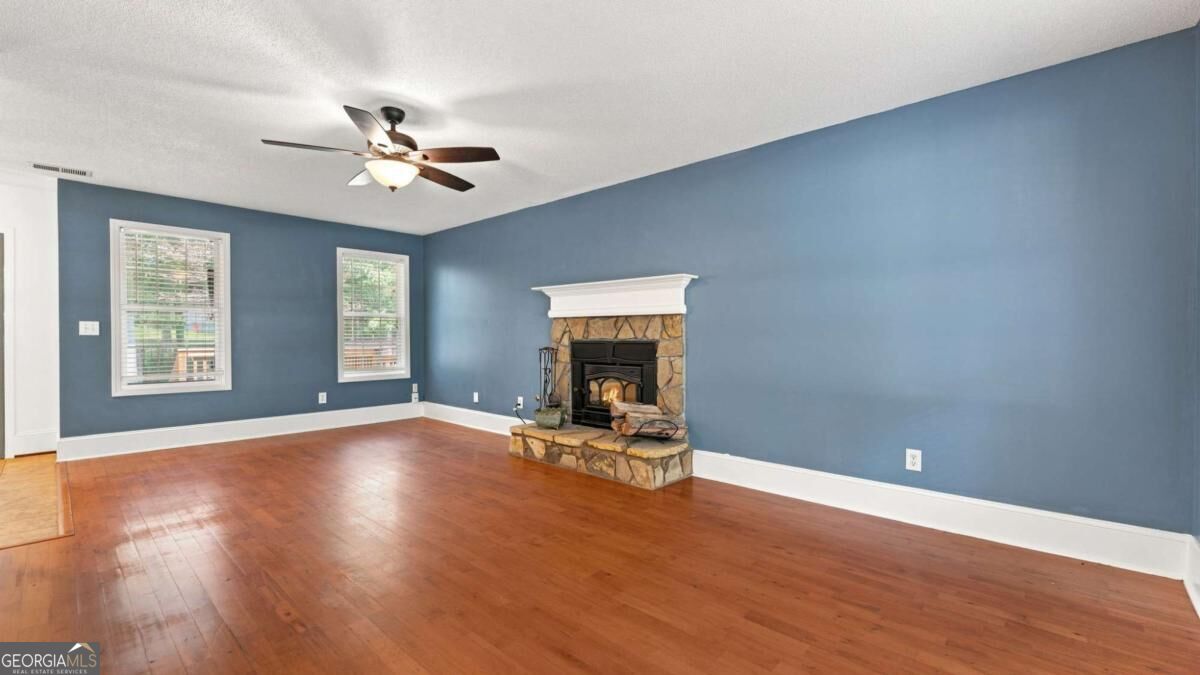32 Maddox RD SE