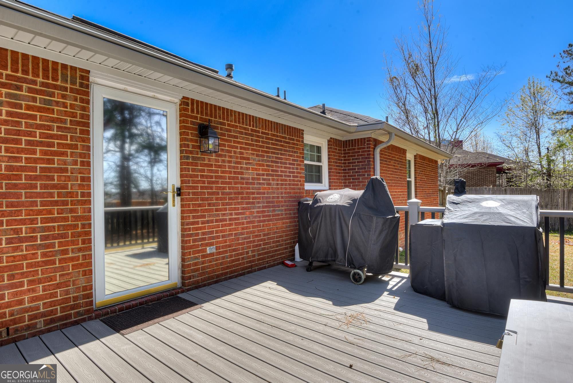 3431 Toms DR