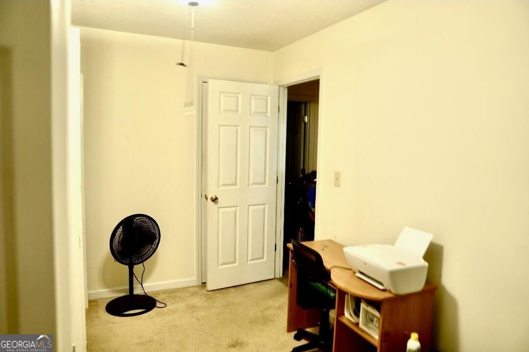 3431 Toms DR