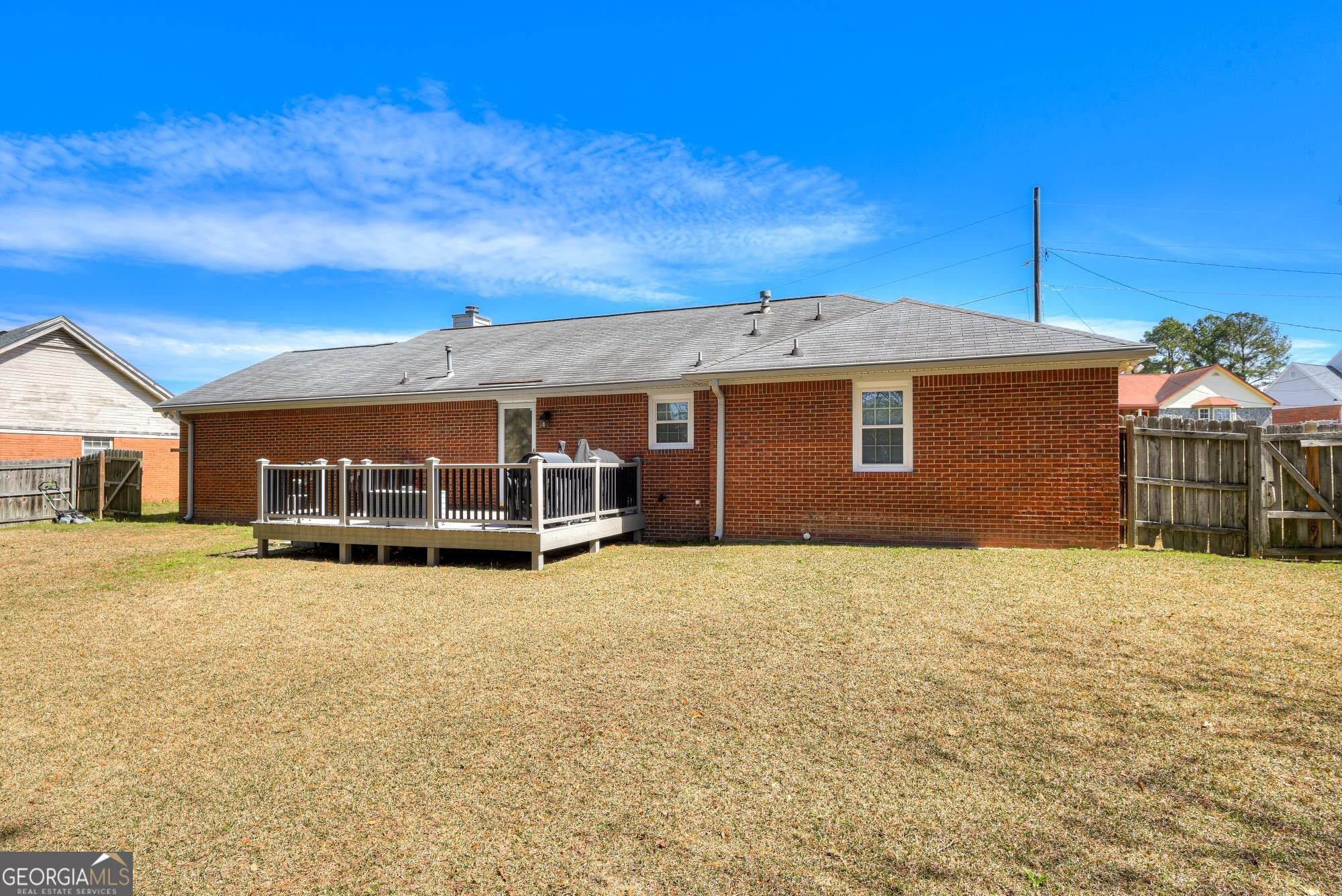 3431 Toms DR