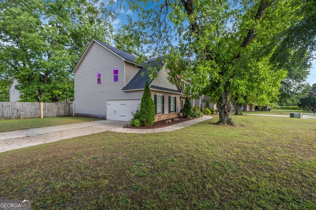 Photo of 126 Meadows Walk Drive, Byron, GA 31008 (MLS # 10769522)
