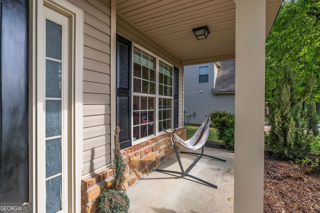Photo of 126 Meadows Walk Drive, Byron, GA 31008 (MLS # 10769522)
