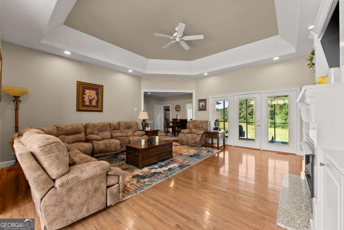 1121 Beacon Light RD