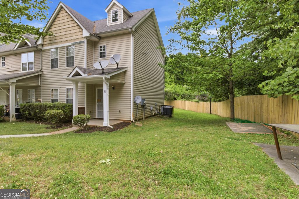Photo of 1081 Estes Drive SW #504, Atlanta, GA 30310 (MLS # 10736145)