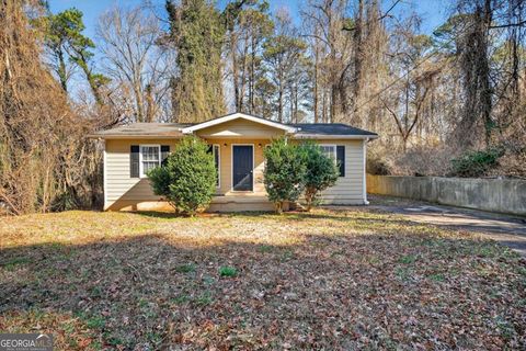 Photo of 1826 County Line Road SW, Atlanta, GA 30331 (MLS # 10696734)