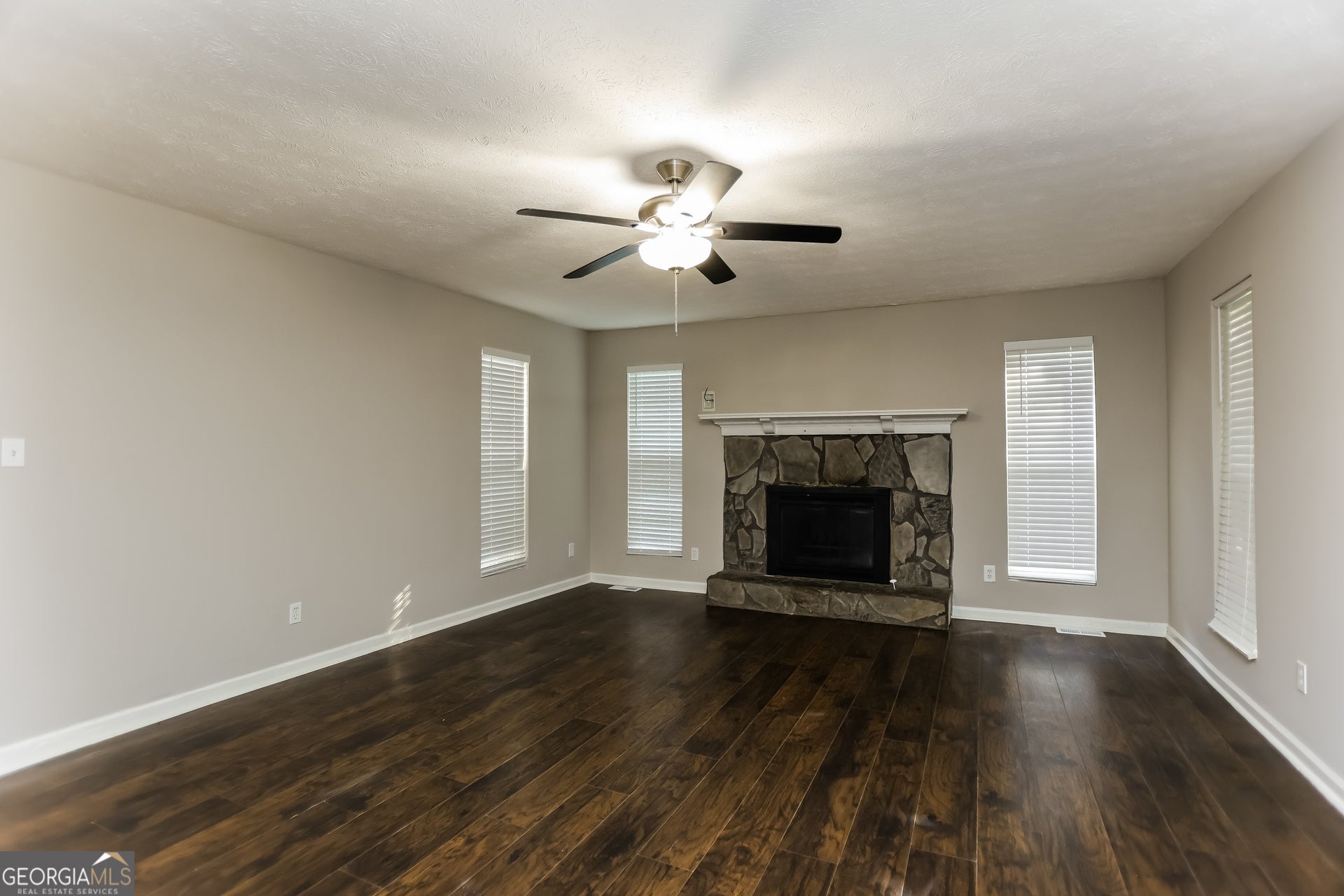 3186 Pilgrims DR