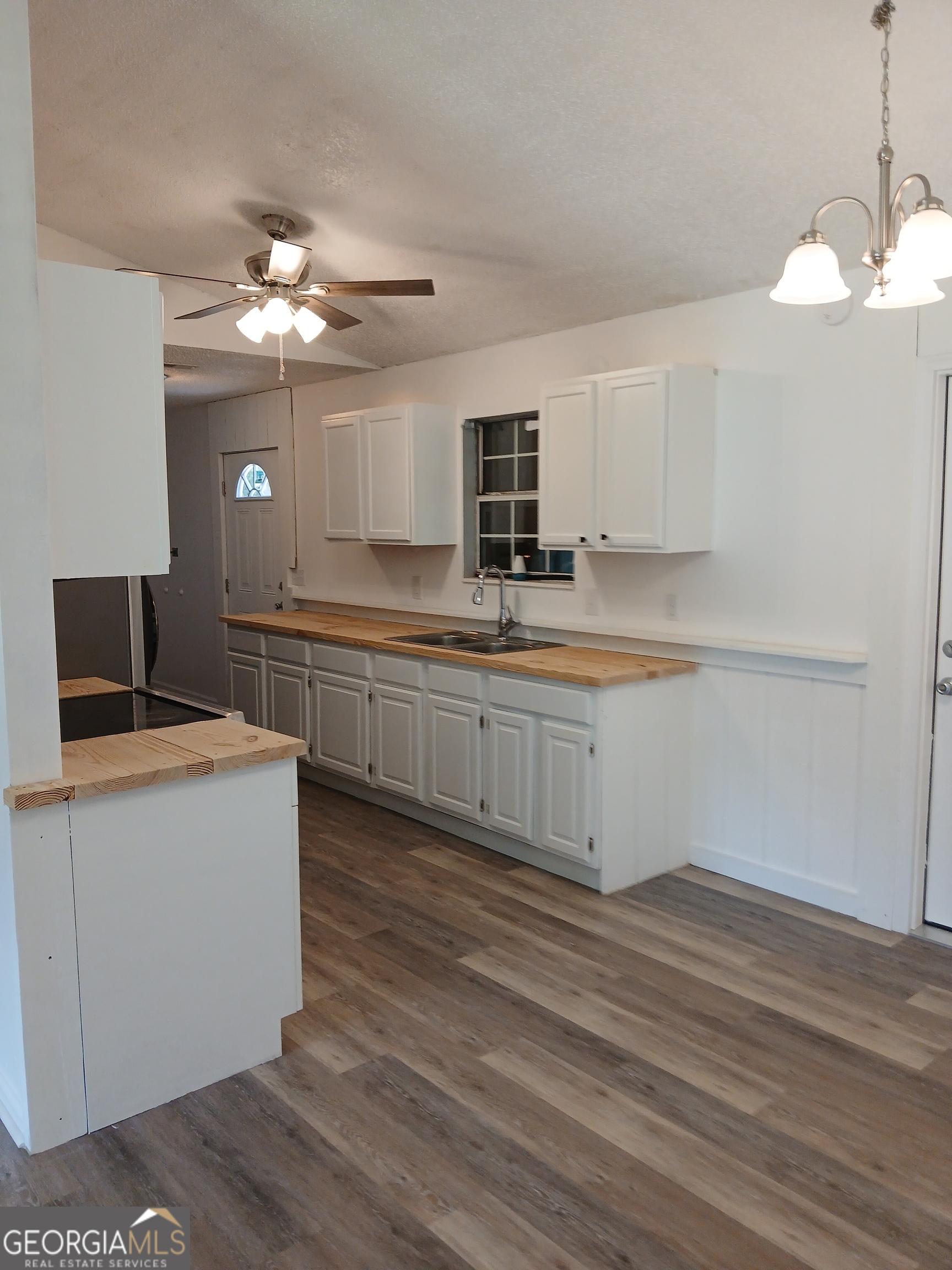 448 Dallas CIR