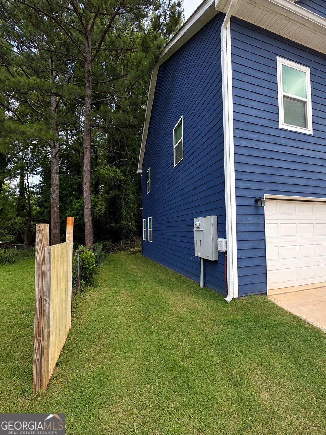106 Meadowlark LN
