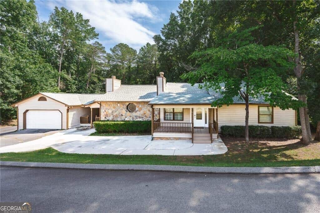 Photo of 1929 Sharon Road, Cumming, GA 30041 (MLS # 10825816)
