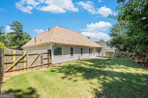 Single Family Residence in Loganville GA 4292 Beaverton Circle 31.jpg