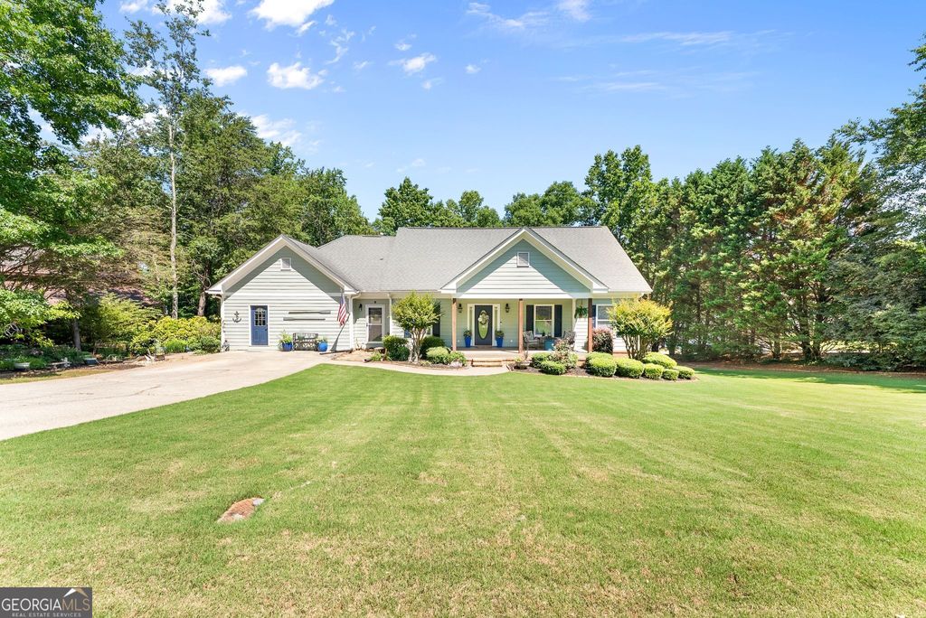 Photo of 5495 Honeysuckle Trail, Gainesville, GA 30506 (MLS # 10786347)