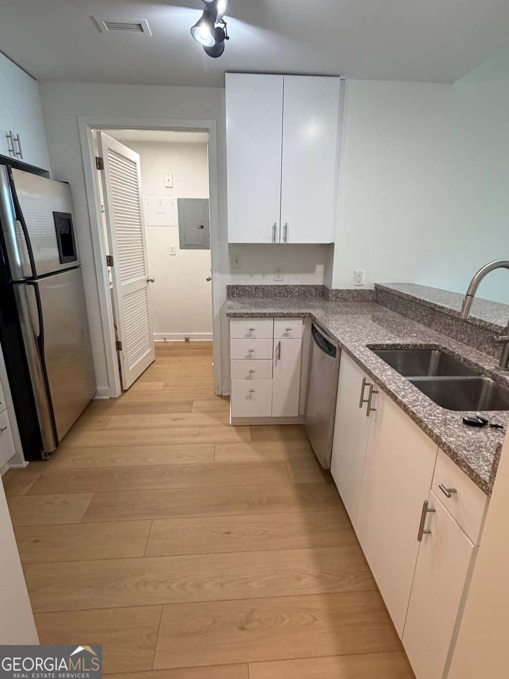 Photo of 3338 Peachtree Road NE #1106, Atlanta, GA 30326 (MLS # 10813995)