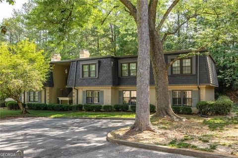 Photo of 22 Glenald Way, Atlanta, GA 30327 (MLS # 10769303)