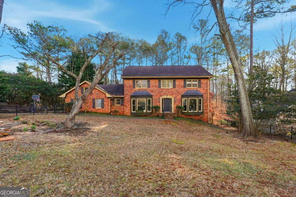 Photo of 600 Branch Valley Court, Roswell, GA 30076 (MLS # 10694288)