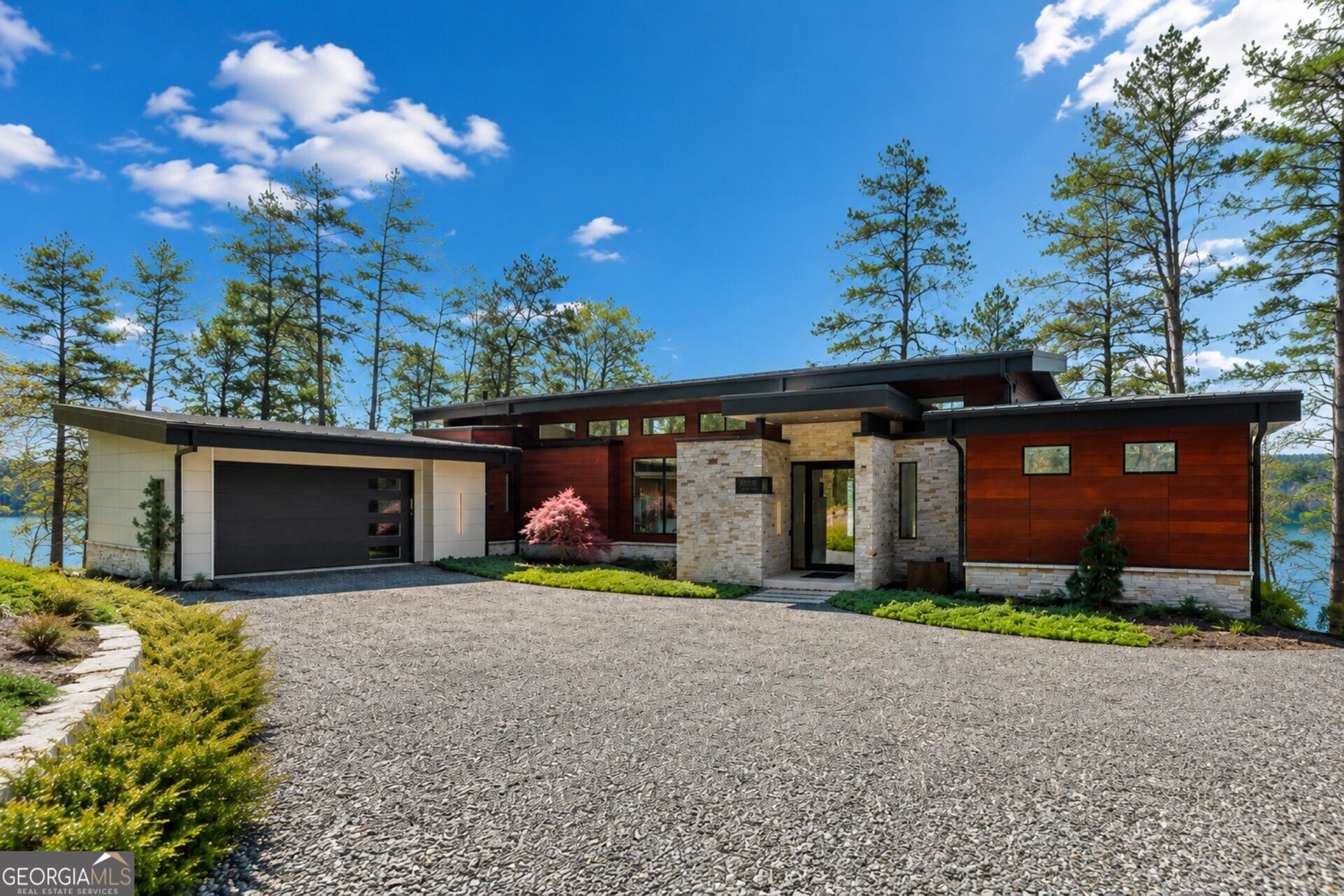 565 Wildflower CIR