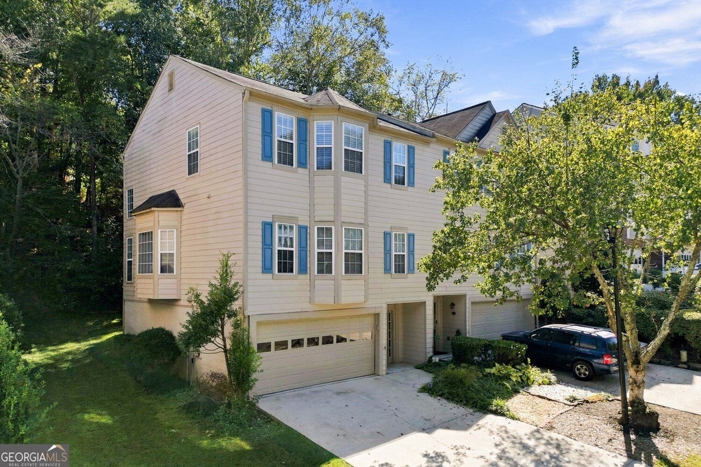 Photo of 2462 Valley Cove Drive, Duluth, GA 30097 (MLS # 10868466)