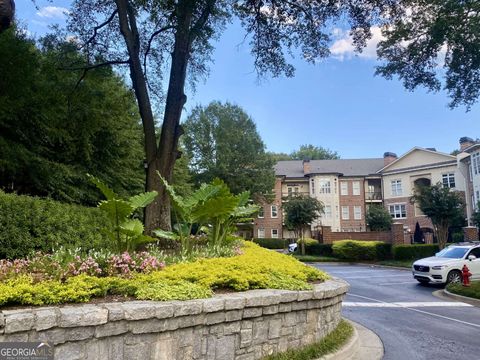 Photo of 825 Highland Lane NE #APT 1111, Atlanta, GA 30306 (MLS # 10626525)