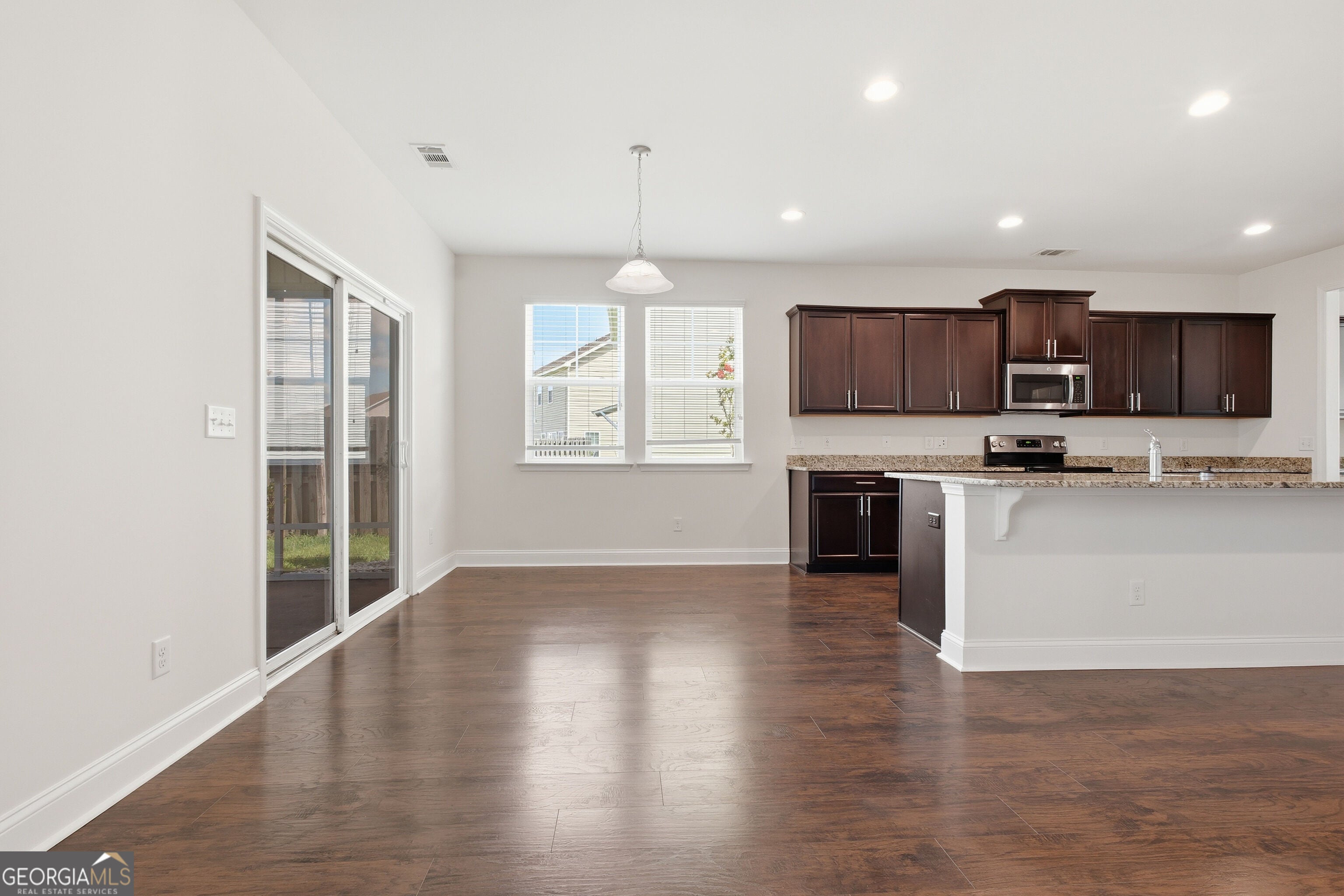 105 Grimsby RD