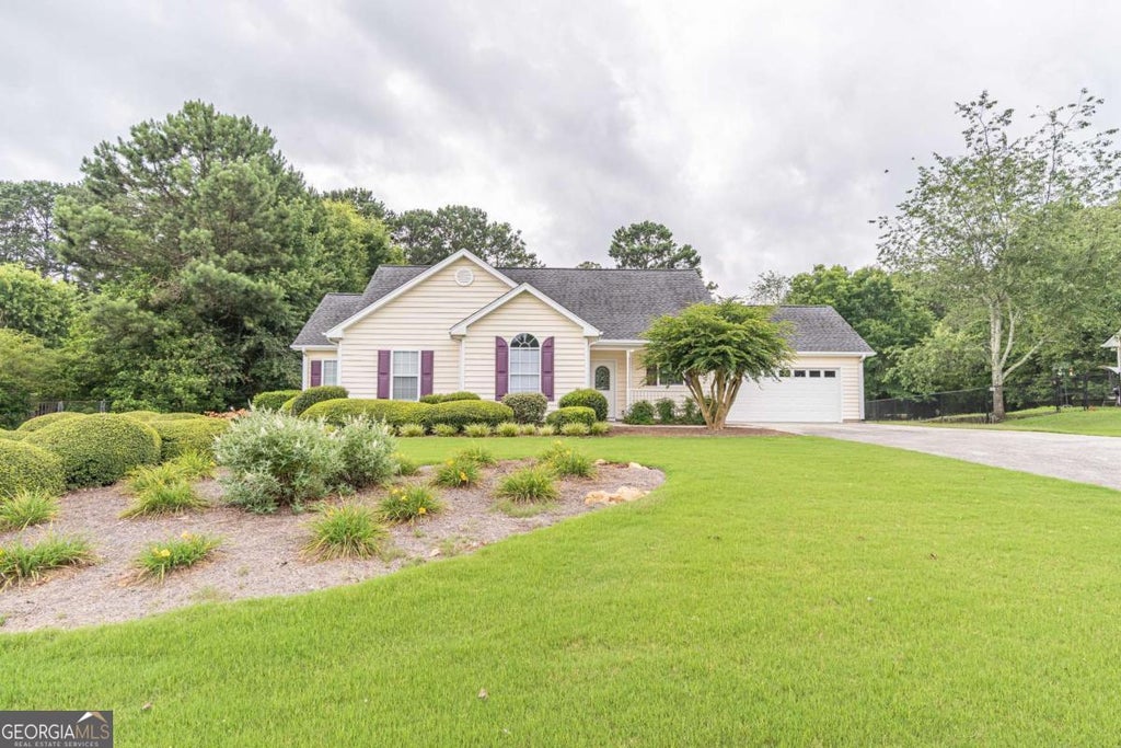 Photo of 304 Ron Dr, Bethlehem, GA 30620 (MLS # 10791035)