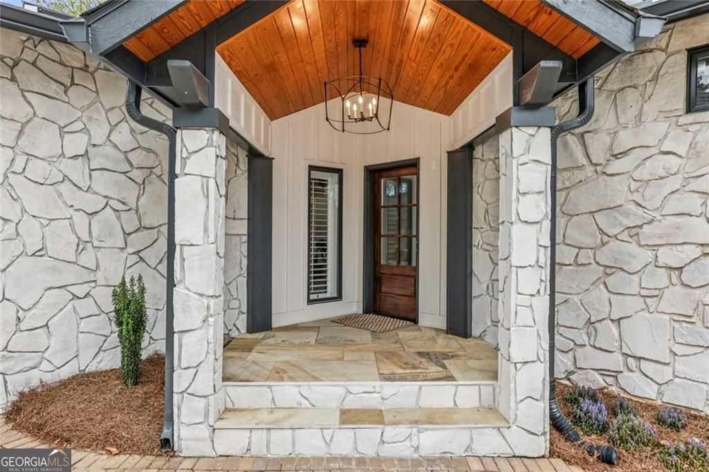 6592 Gaines Ferry RD