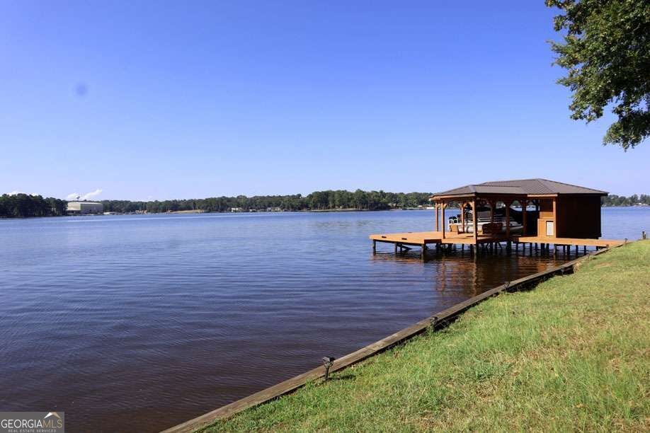 925 Barbara Point RD SW