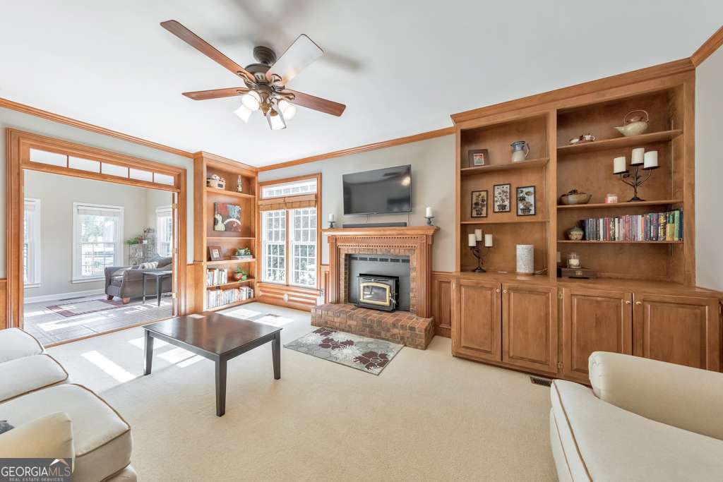 400 Davis Carnes LN NW