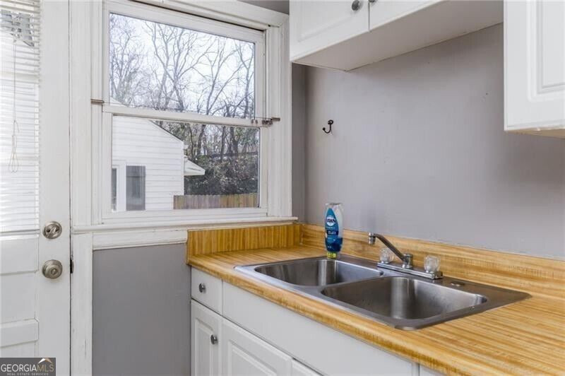 Photo of 312 Phillips Drive SE, Marietta, GA 30060 (MLS # 10838575)