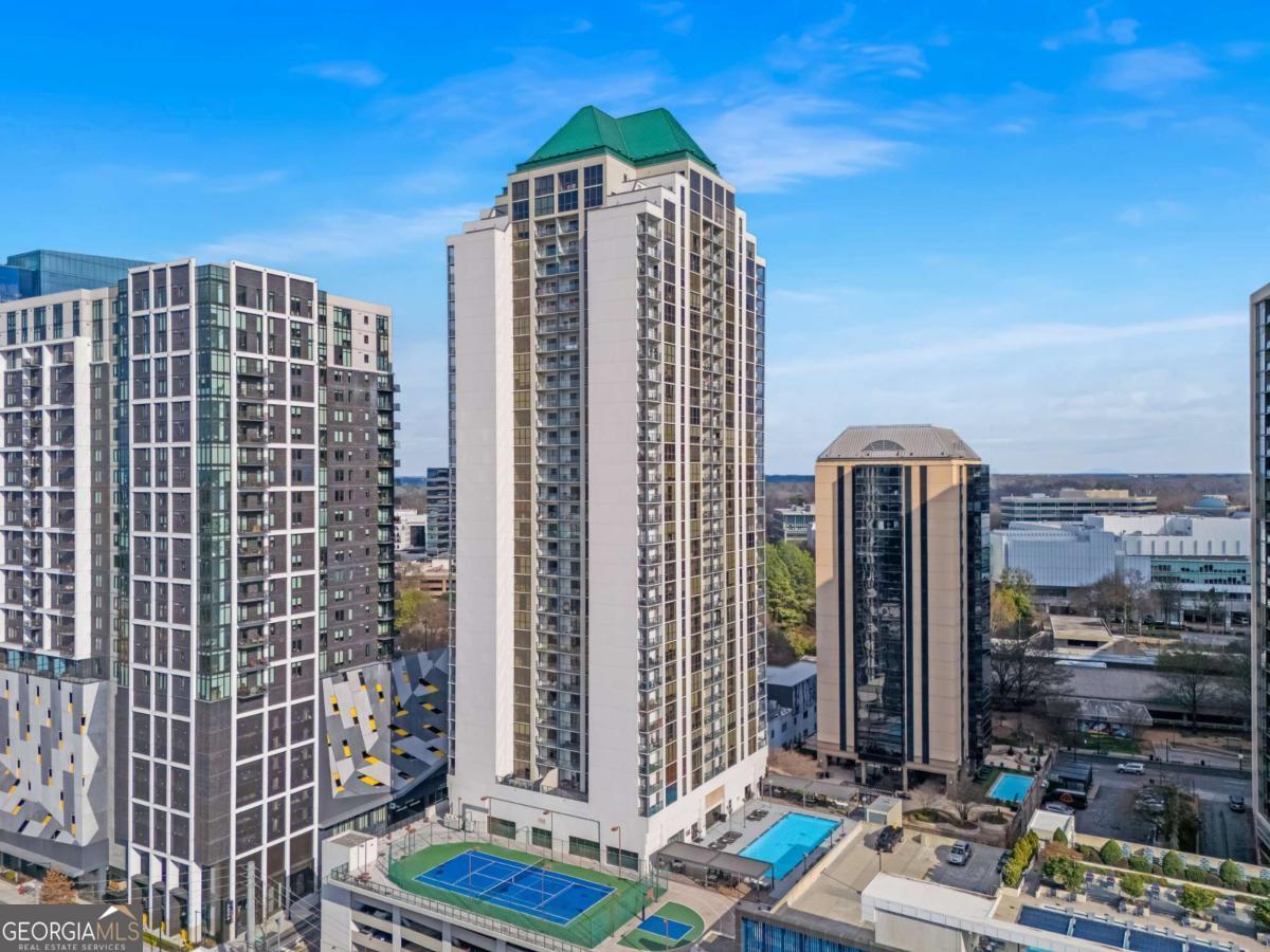 1280 SW 1280 West Peachtree ST SW 1205