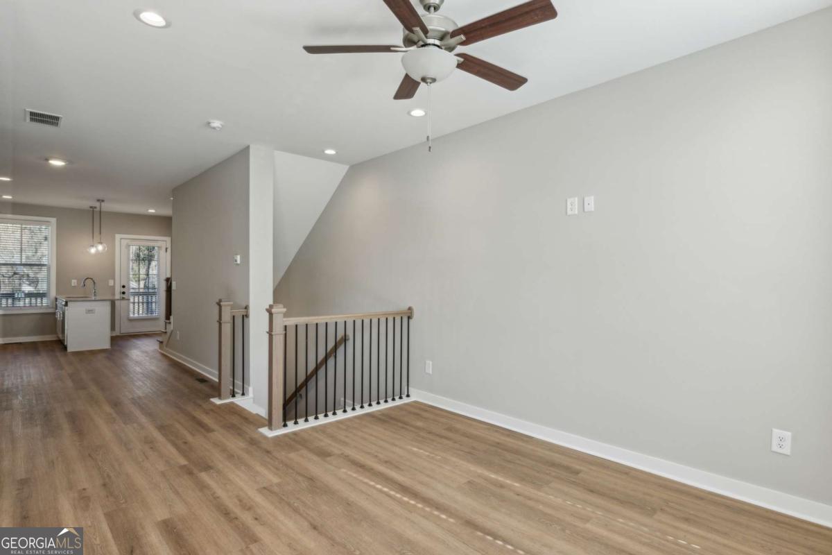 1095 Tucker AVE 401